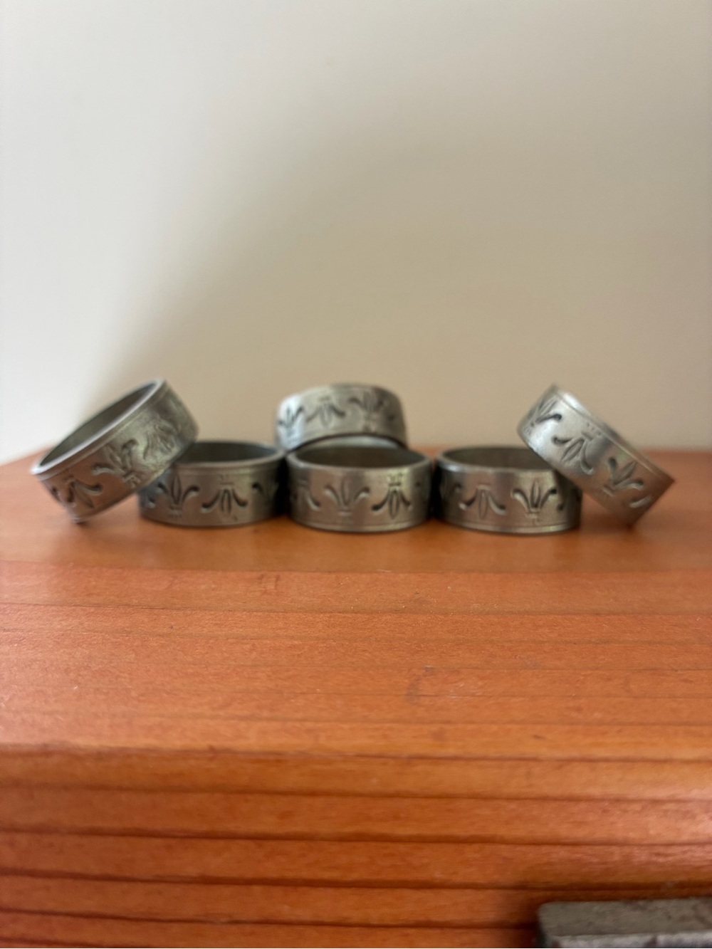 Set of 6 Vintage Pewter Fleur-de-Lis Napkin Rings - Embossed Metal Table Decor